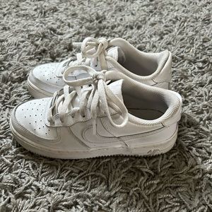 Nike air forces white 4Y
